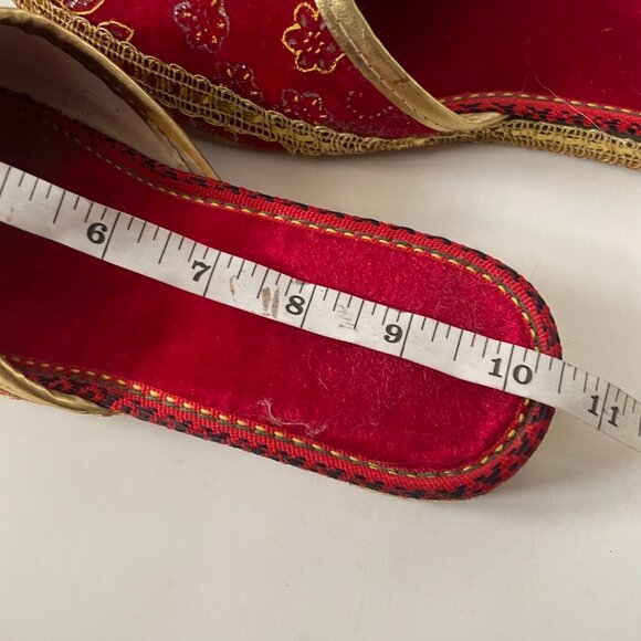 Traditional Red Embroidered Costume Slippers - Picture 11 of 11